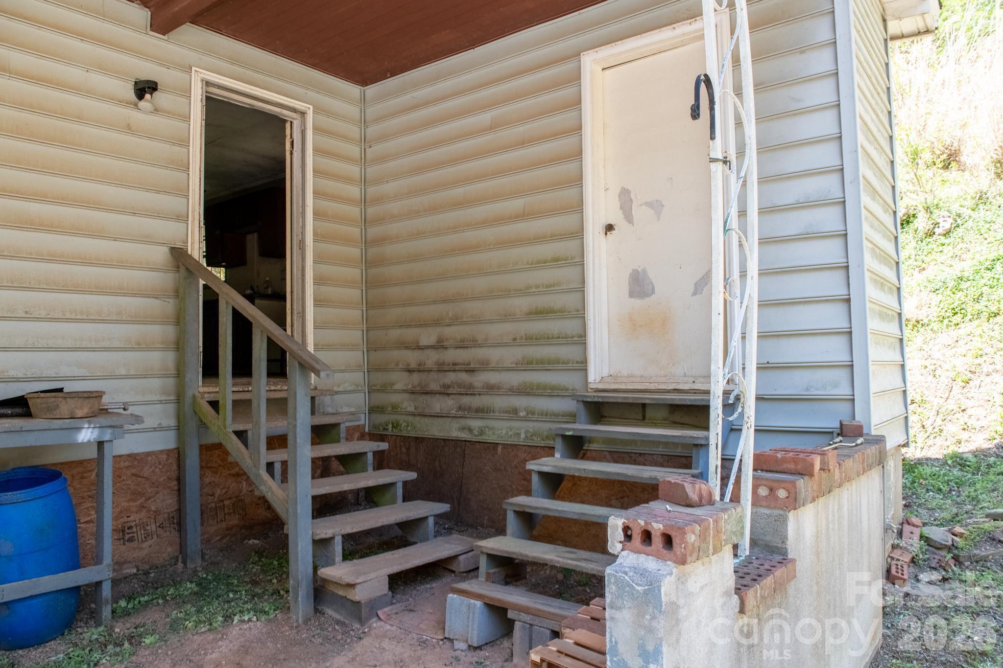 2687 Indian Grave Road