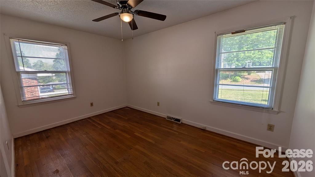 Lakeside Park - Residential Lease