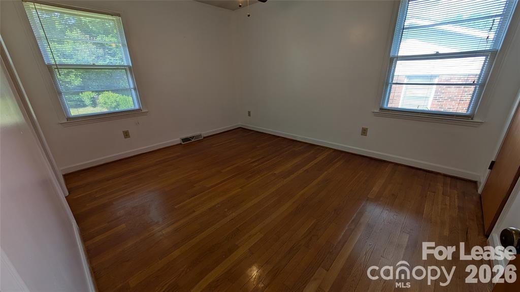 Lakeside Park - Residential Lease