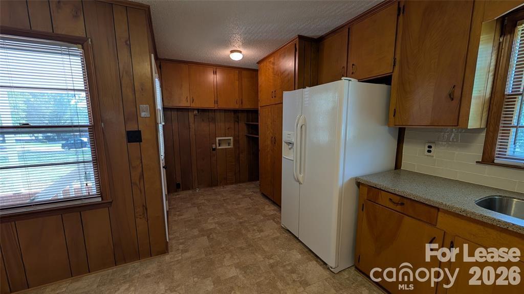 Lakeside Park - Residential Lease