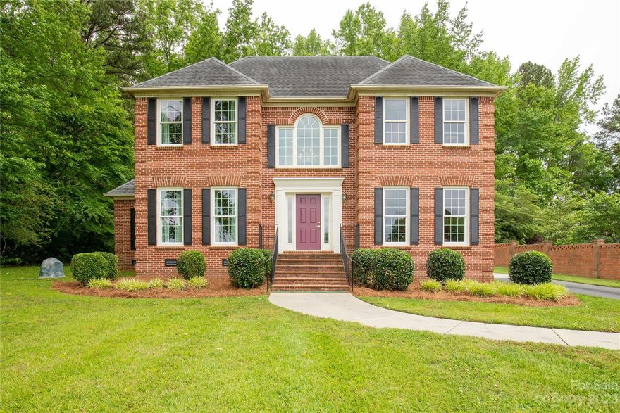 Back on the market at NO FAULT of the seller**
Welcome to this elegant, all-brick two-story home that boasts stunning views of the golf course! With 4 bedrooms (2 upstairs and 2 downstairs) and 2.5 bathrooms, this home spans over 2700 sq ft. The spacious open kitchen provides ample room for cooking and entertaining, while the formal dining room and breakfast nook offer even more space for enjoying meals. The family room is perfect for cozy nights in with its fireplace, wet bar, and exquisite built-ins. French doors lead out to an open outdoor patio, providing a delightful space for grilling and spending time with loved ones. Adjacent to the patio is a two-car detached carport that also features attic space for extra storage. Don't miss the opportunity to see this stunning home - schedule your showing today!