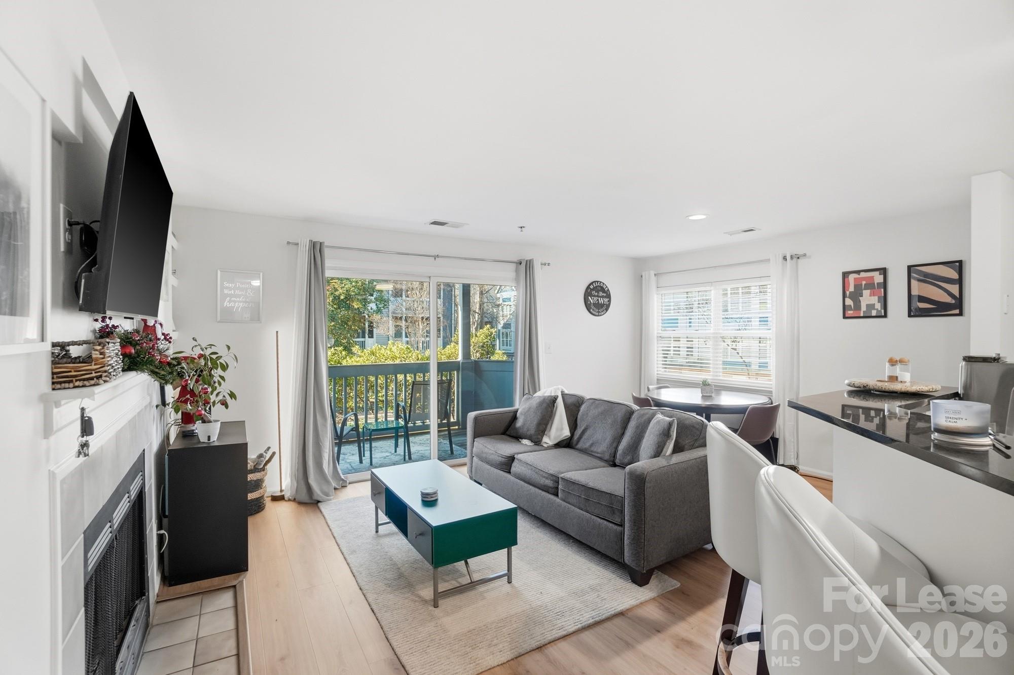 525 N Graham Street 2F