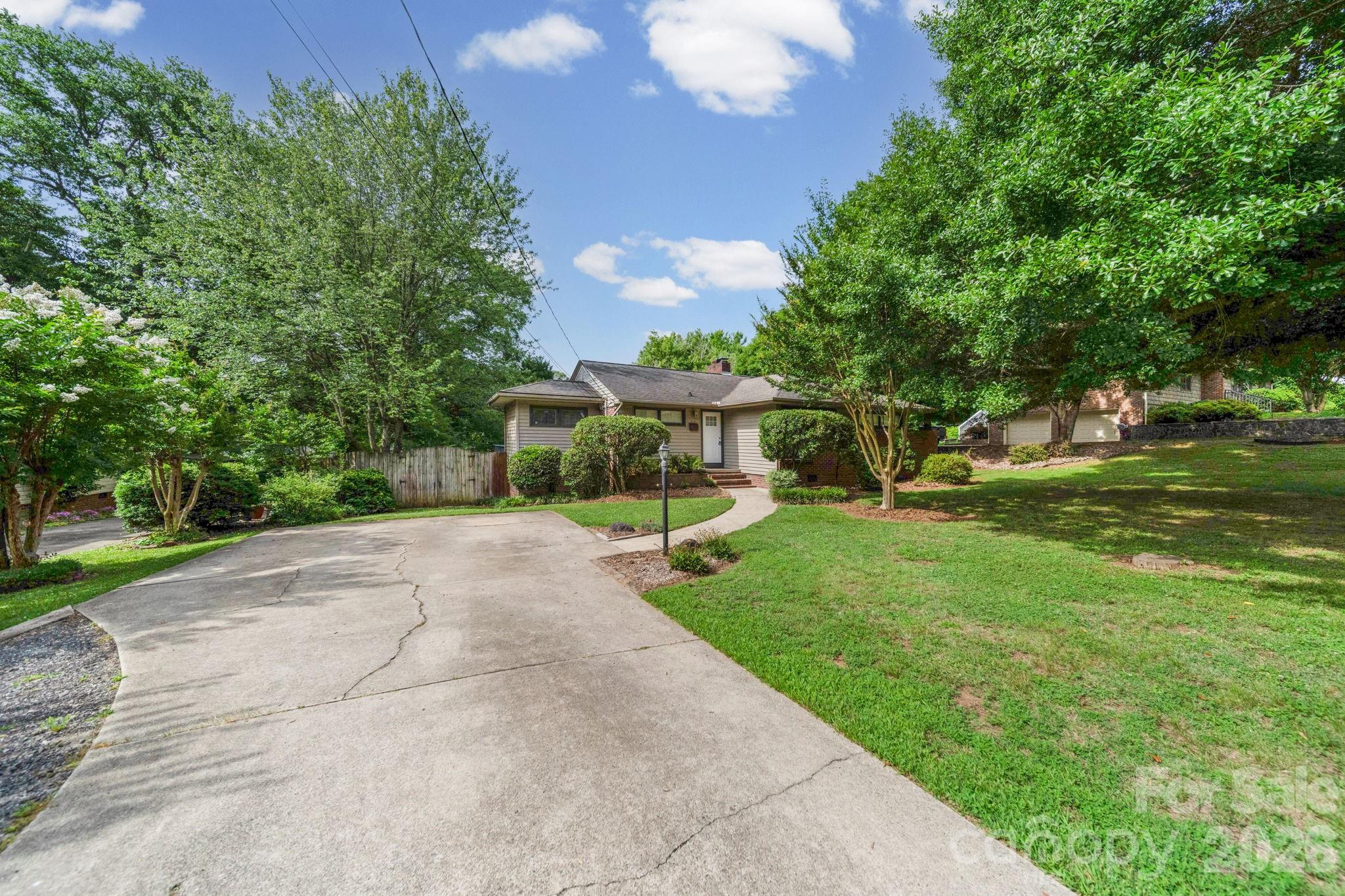 214 Walnut Avenue