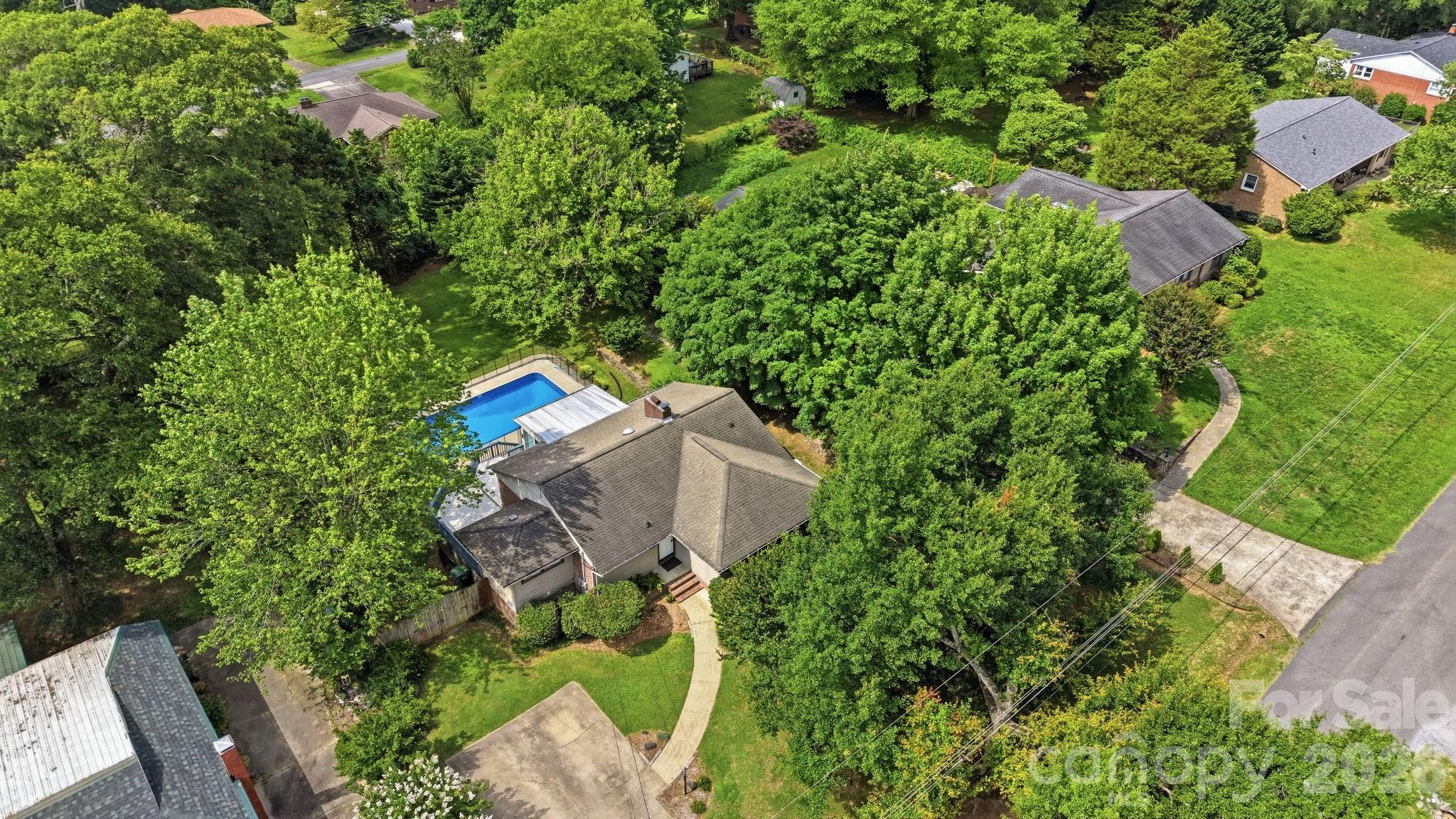 214 Walnut Avenue
