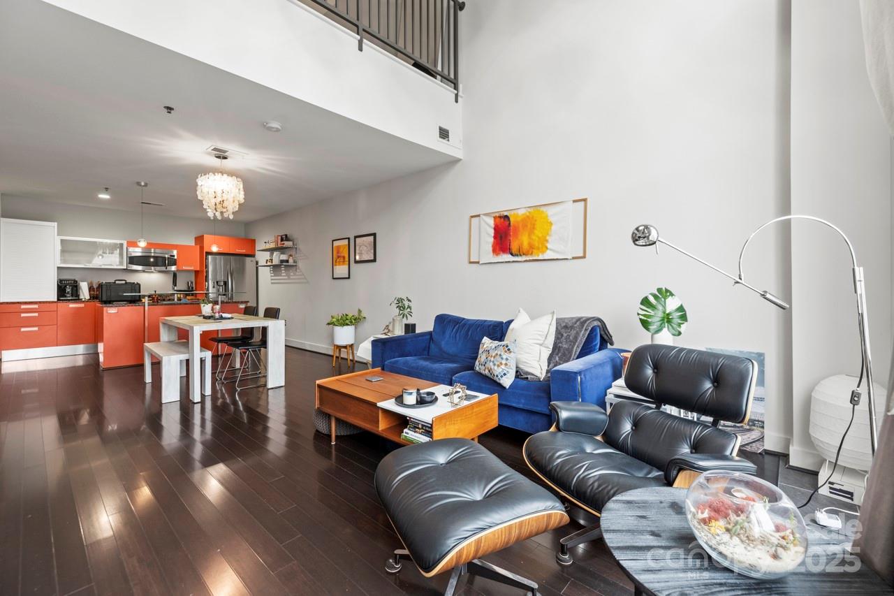1133 Metropolitan Avenue 318