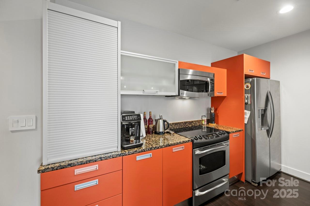 1133 Metropolitan Avenue 318