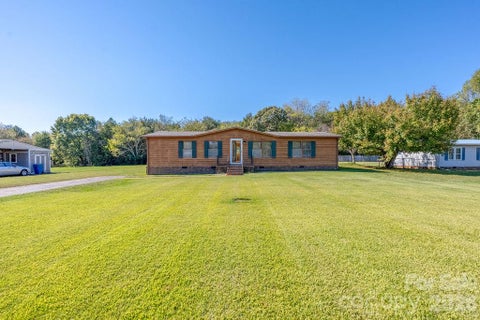 Photo of 149 Hallmark Estates Drive, Statesville, NC 28625 (MLS # 4436933)