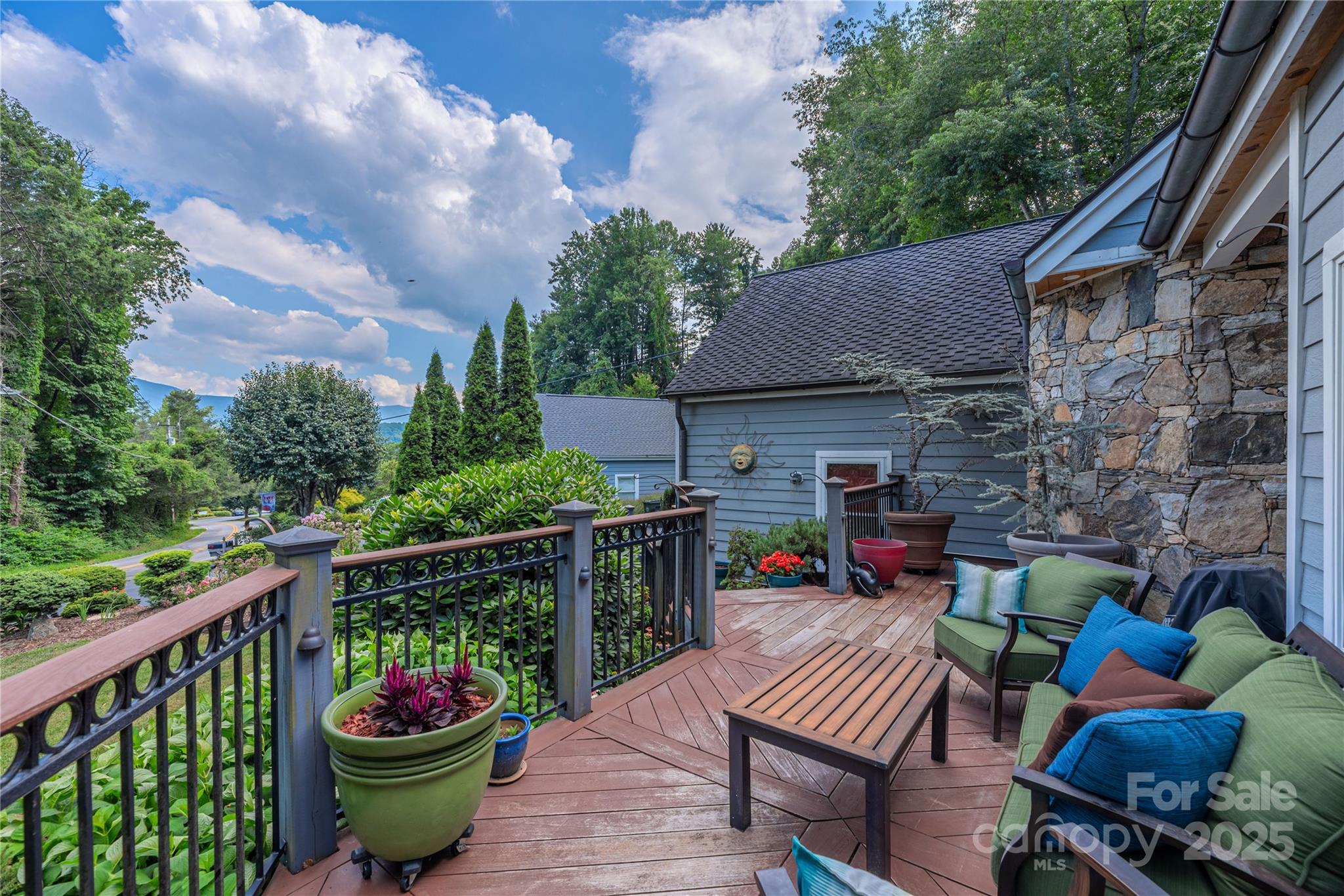 845 Eagles Nest Road