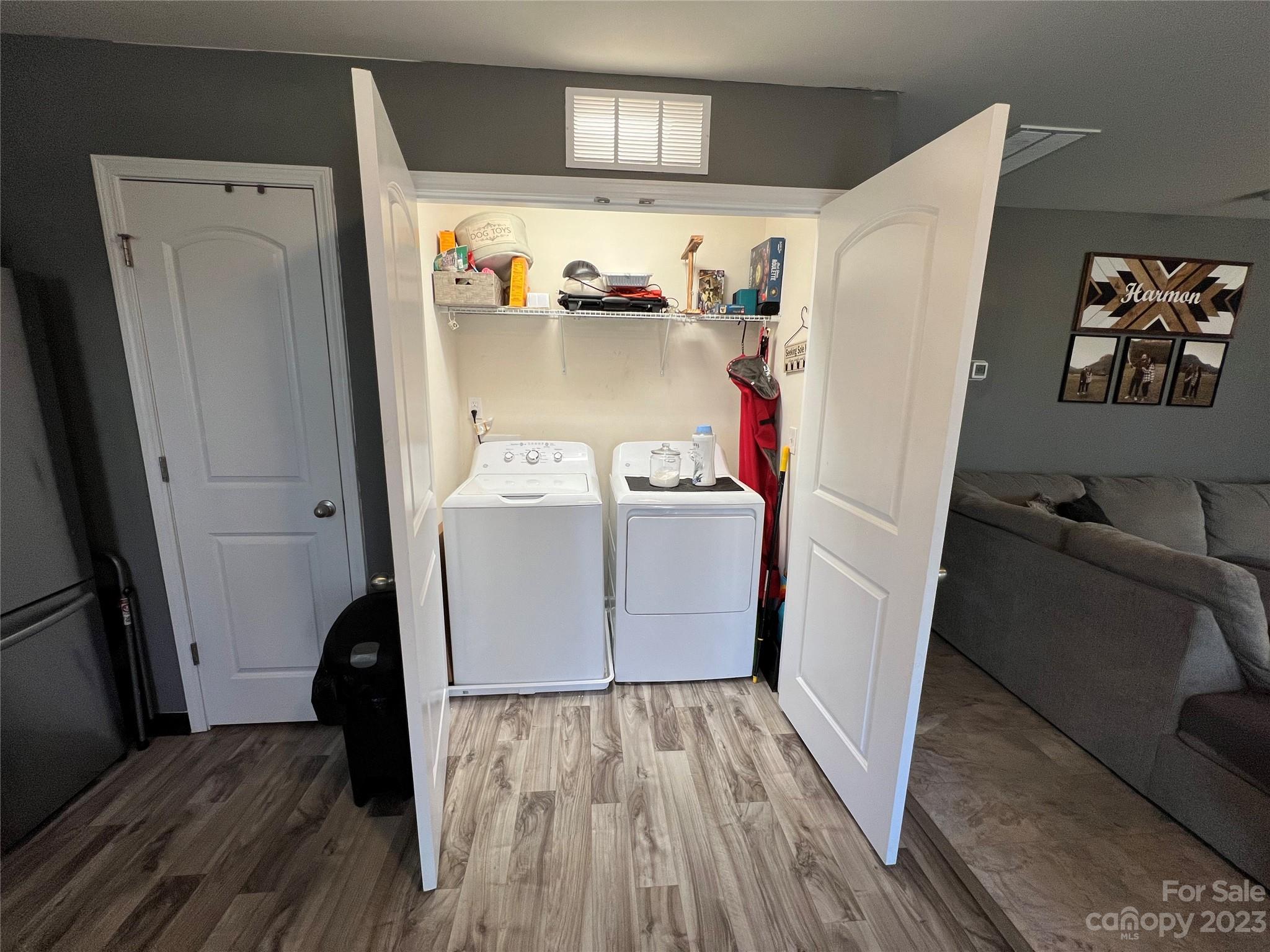 Kings Pointe - Residential