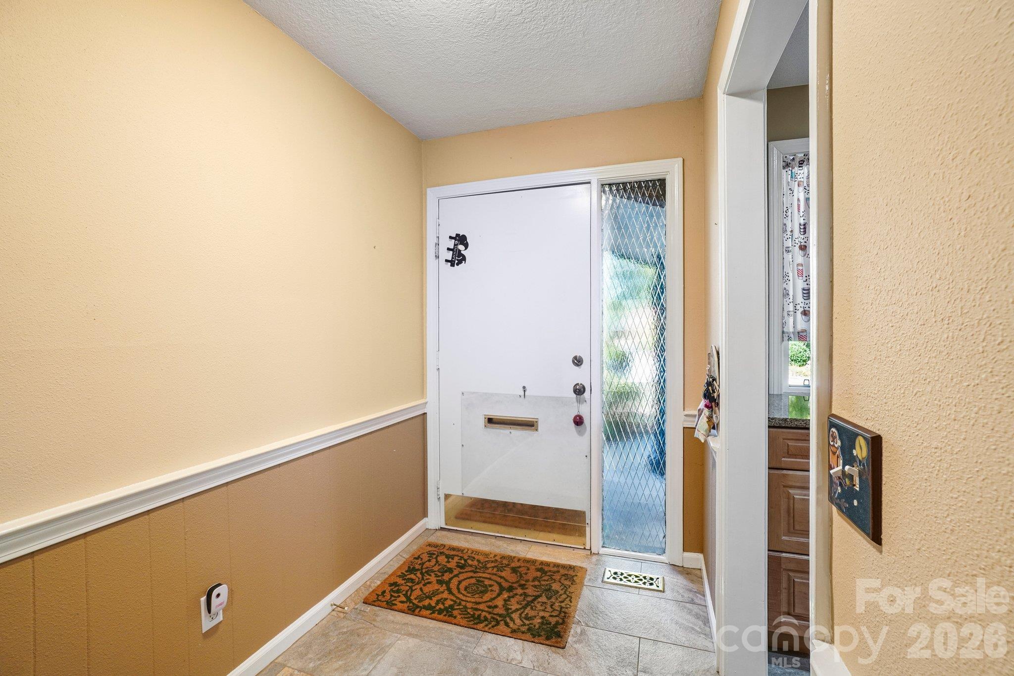 82 Laurelwood Circle W