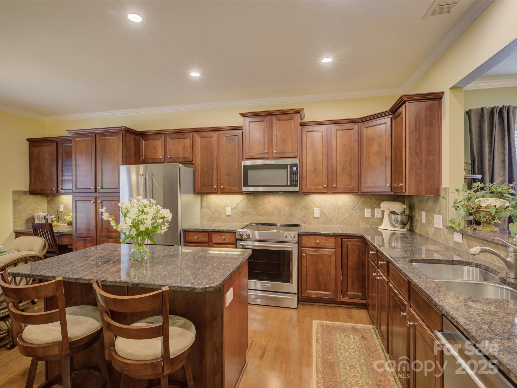 52182 Longspur Lane