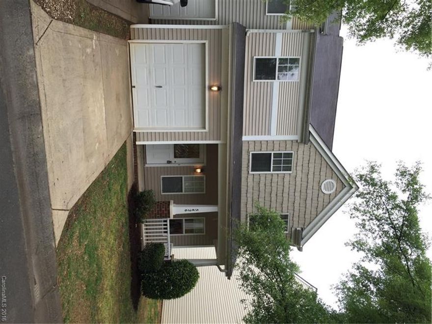 WOW--Hard to Find 3 bedroom Townhouse in Stonebrook!! Gorgeous renovation!  Kitchen has brand new stainless steel appliances, Rare MARBLE countertops (double the cost of Granite), high end/expensive glass tile backsplash. All new lighting throughout and fresh paint throughout.  Completely move-in ready.