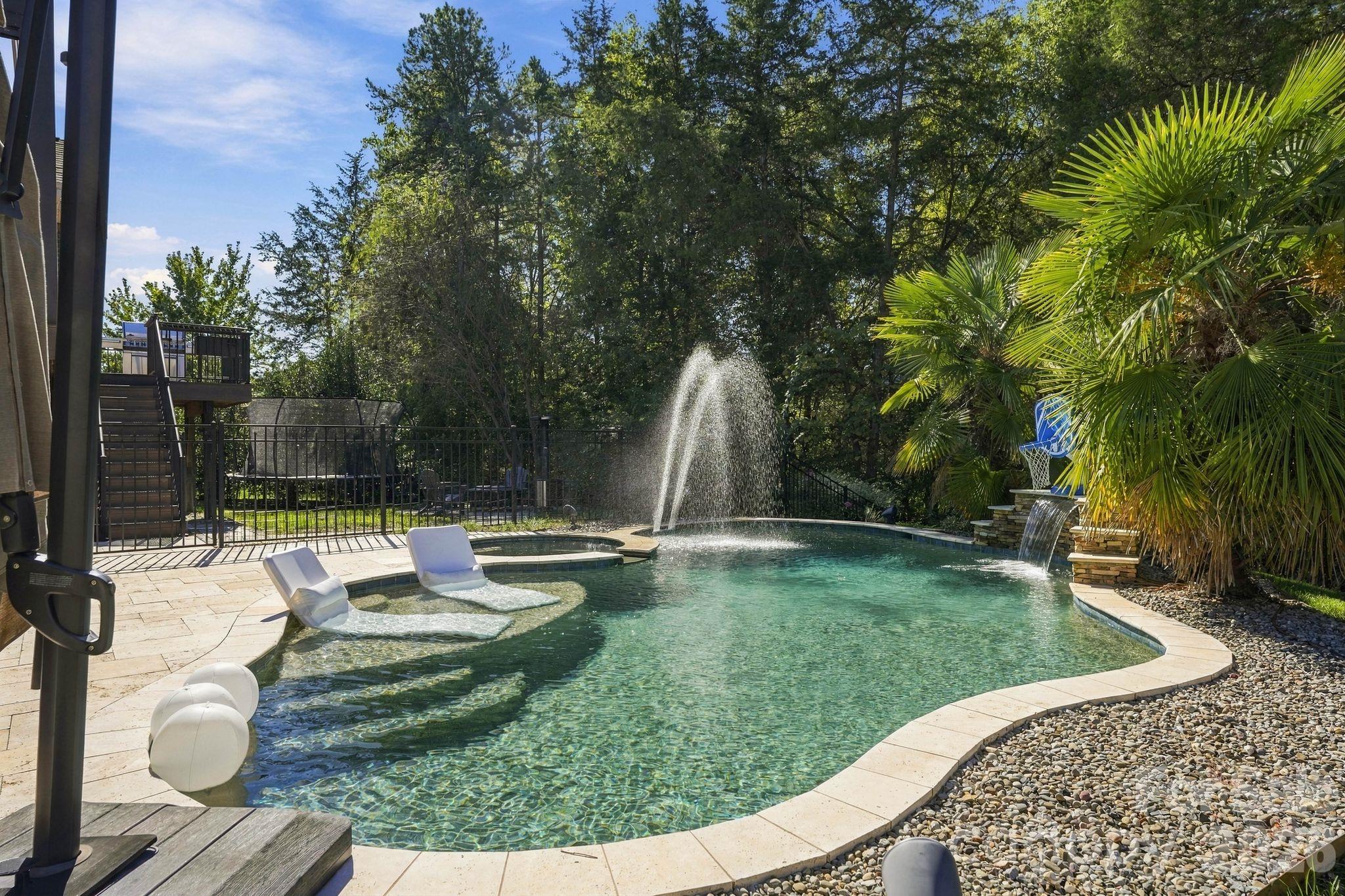 13714 Sunset Bluffs Circle