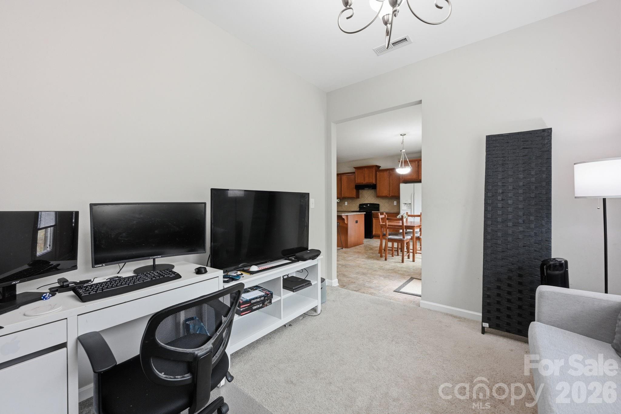 Ellis Pond - Residential