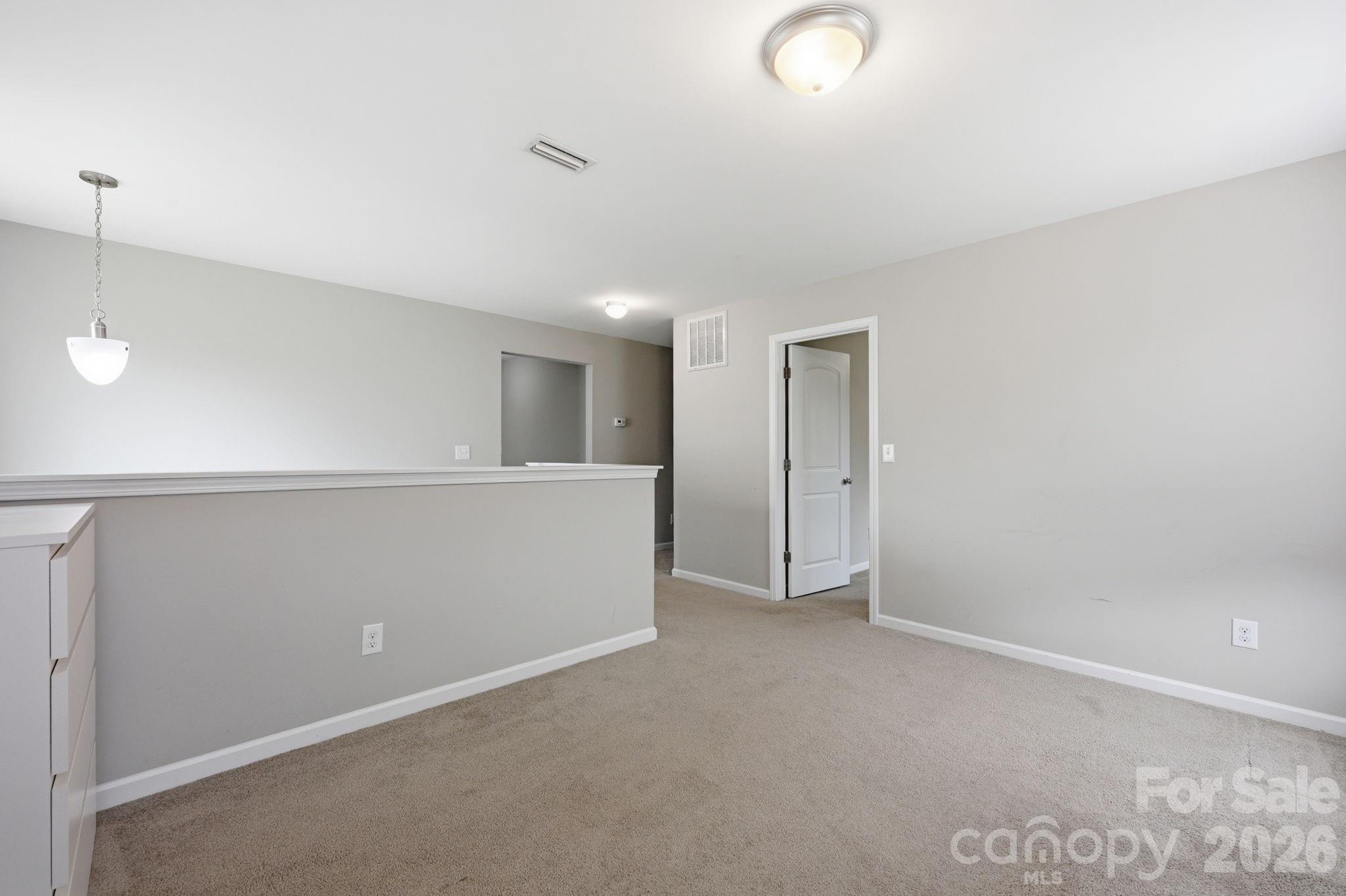 Ellis Pond - Residential