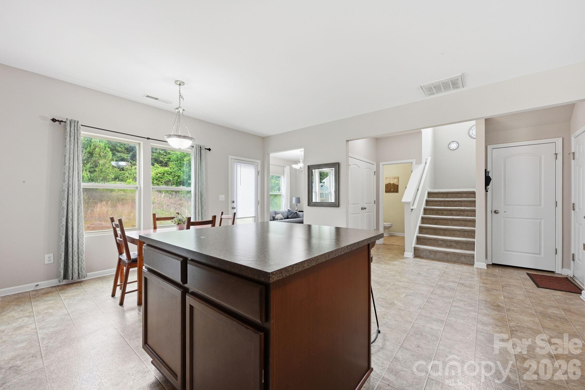 Ellis Pond - Residential