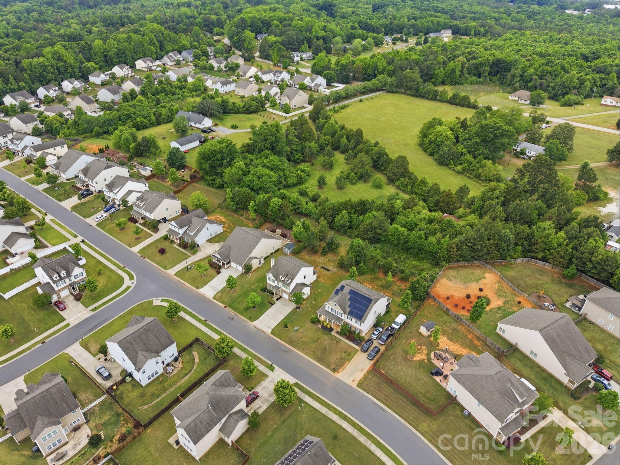 Ellis Pond - Residential