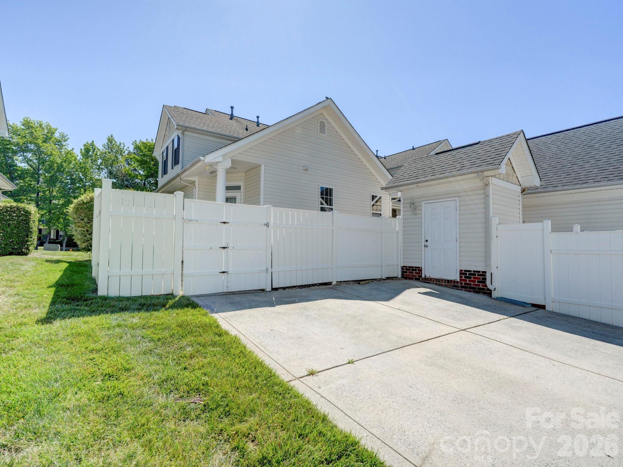 Chestnut Oaks - Residential