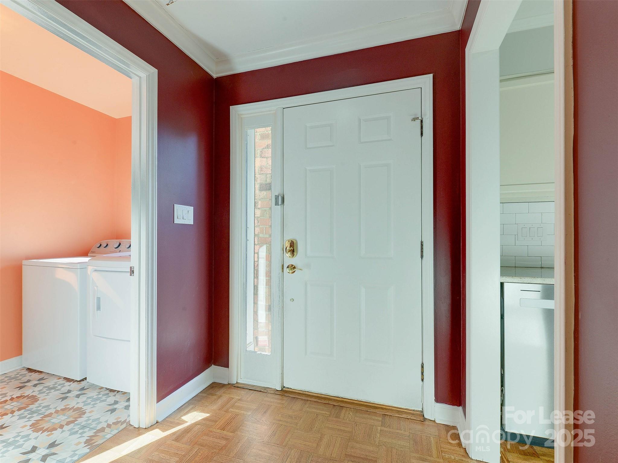 527 Hawthorne Lane 8