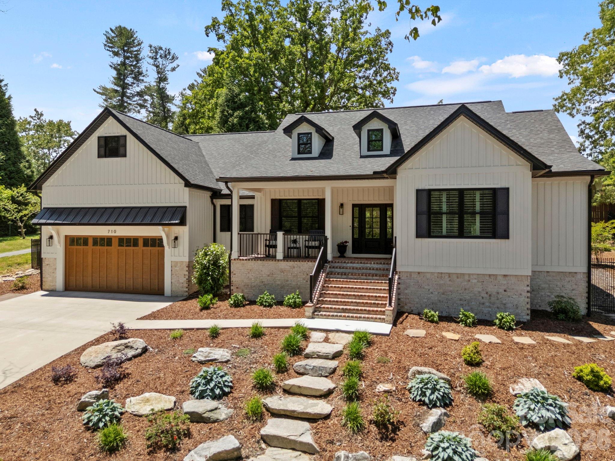 Photo 1 of 39 — 710 Knollwood Drive, Hendersonville, NC 28791
