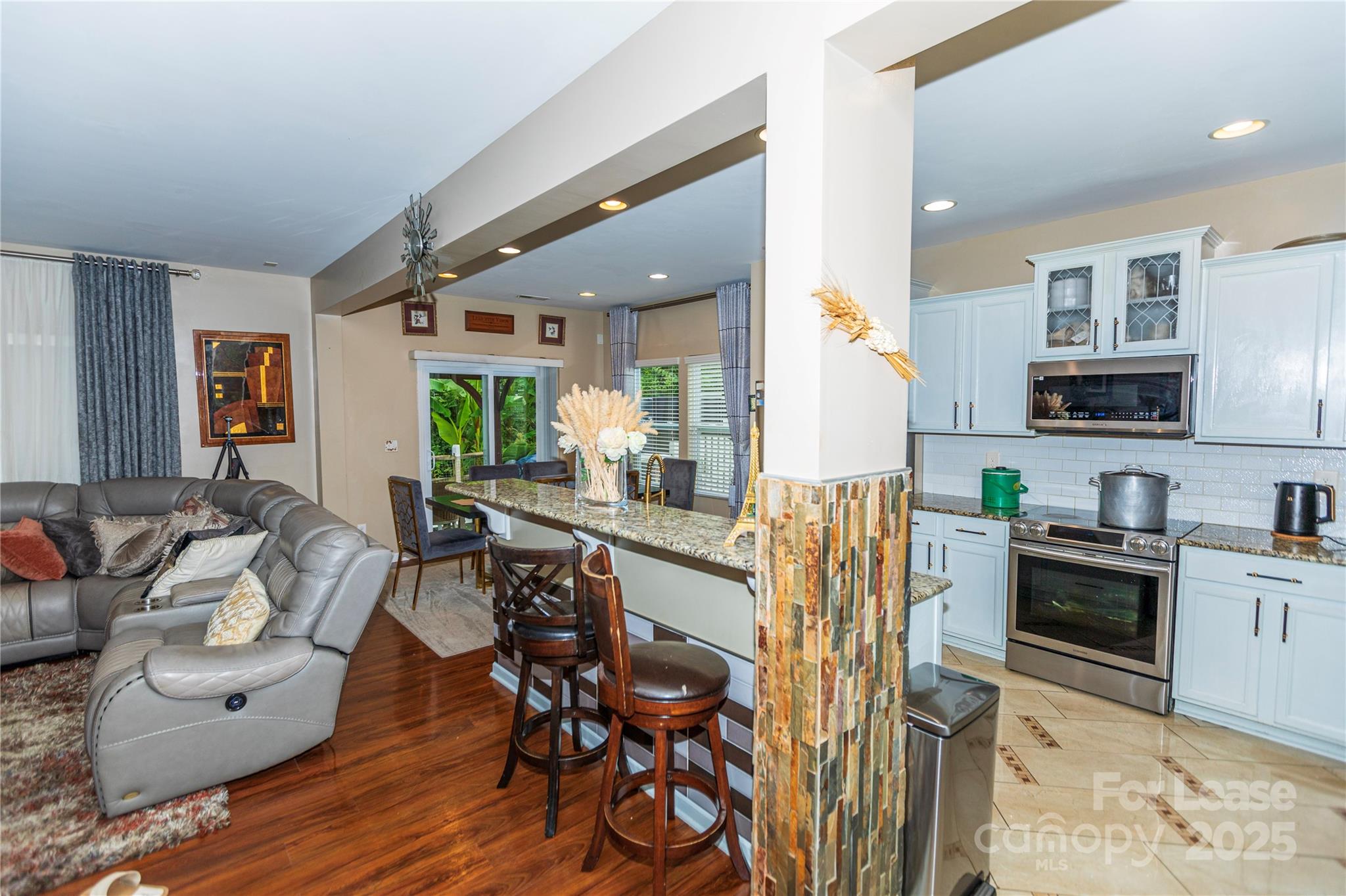 Riverwalk - Residential Lease