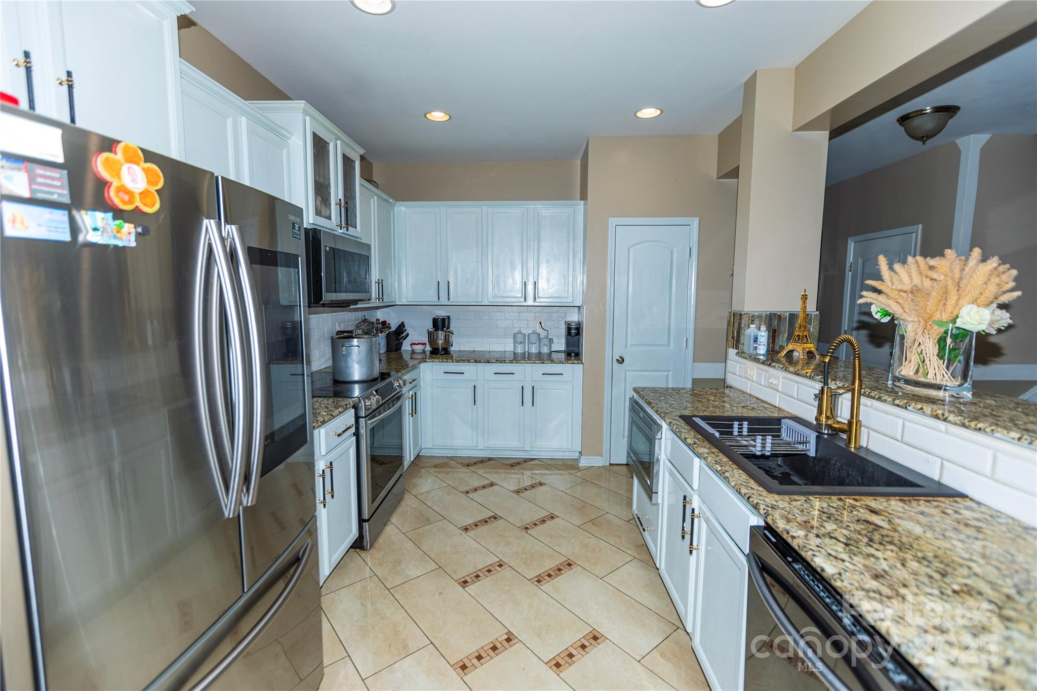 Riverwalk - Residential Lease