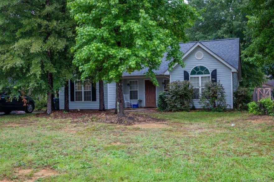 This 3 BR 2BA sought after ranch home offers a cozy split floor plan with spacious bedrooms and a roomy fenced in backyard that is perfect for entertaining! Located on a cul-de-sac lot in a subdivision with NO HOA and is very convenient to Monroe, Indian Trail and to Charlotte!