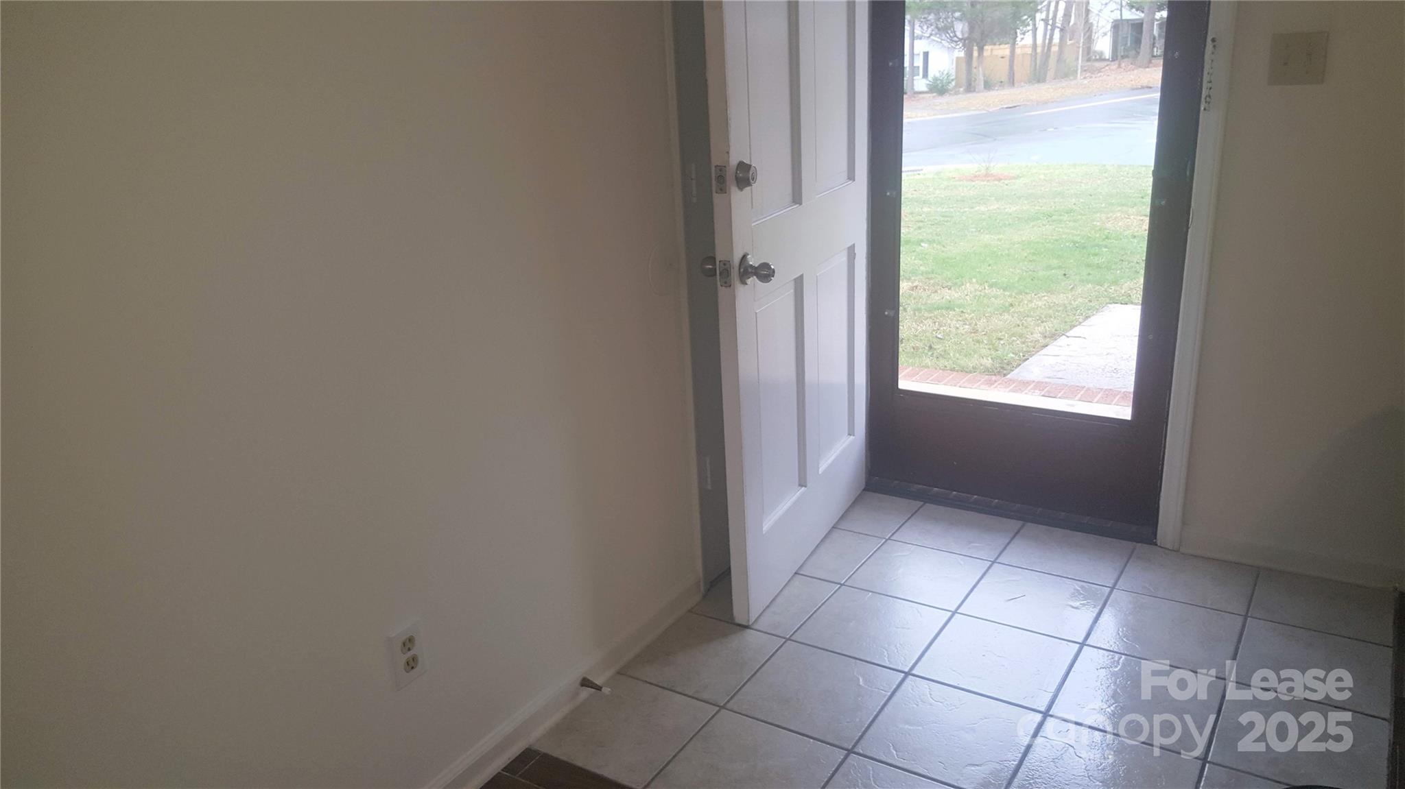 Four Seasons - Residential Lease