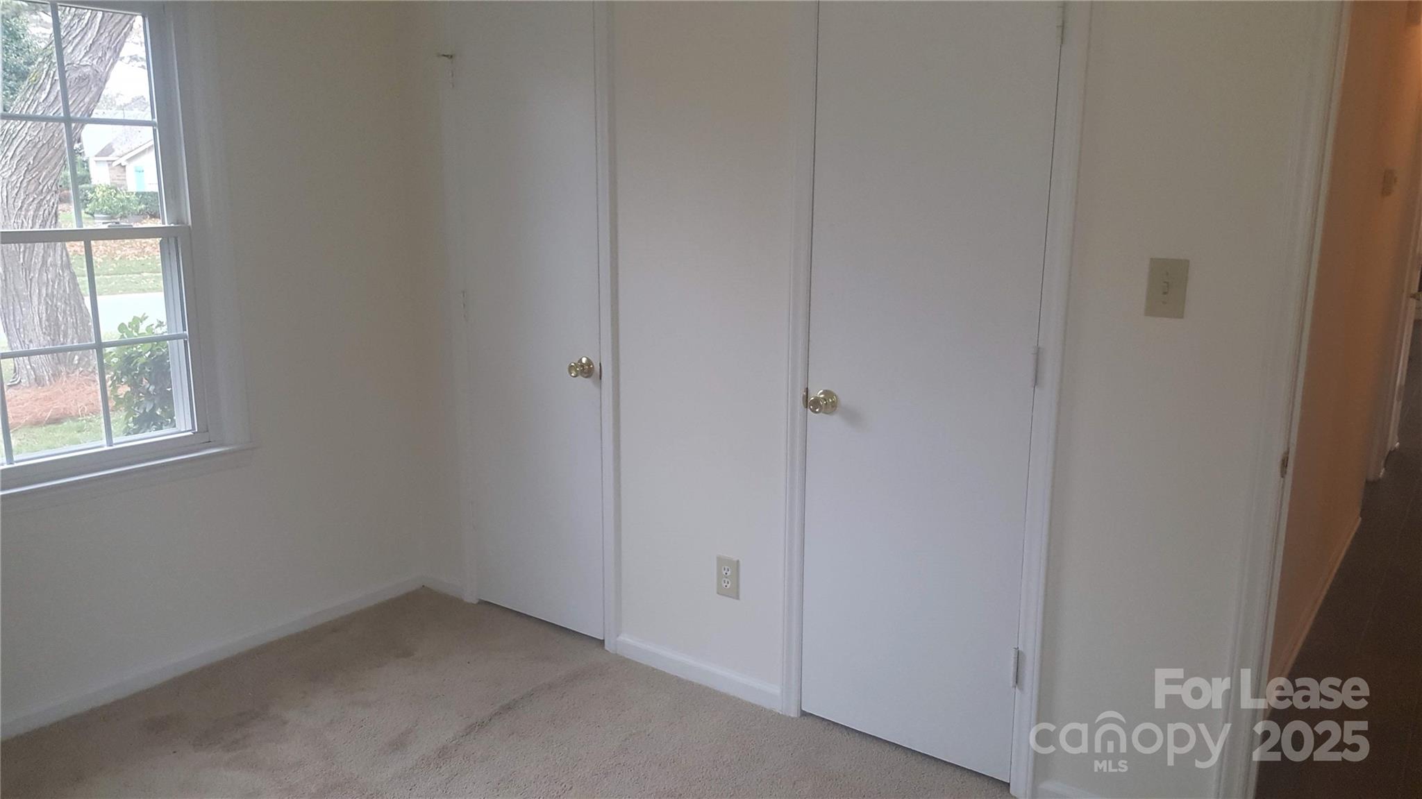 Four Seasons - Residential Lease