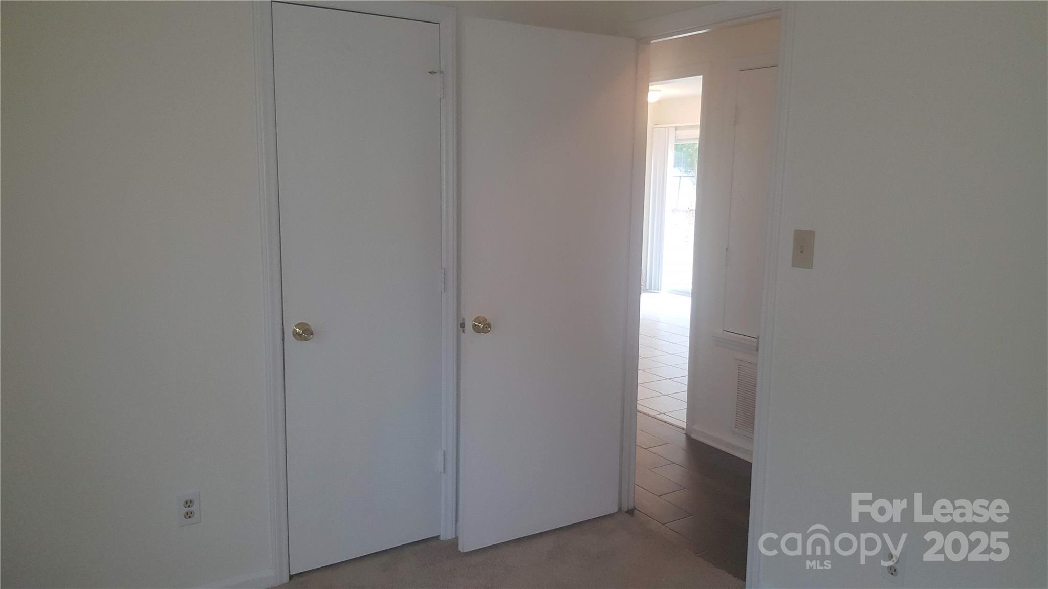 Four Seasons - Residential Lease