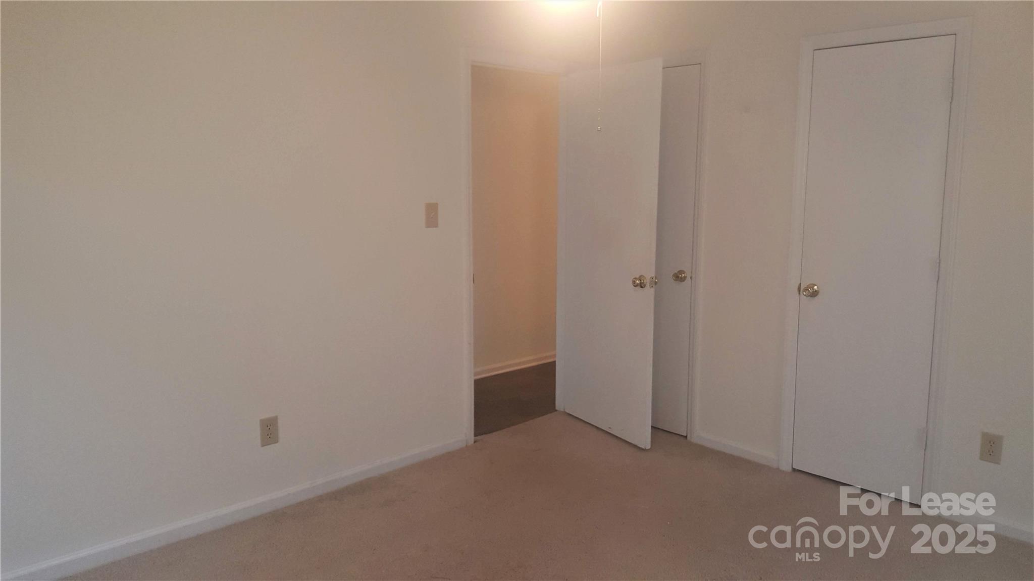 Four Seasons - Residential Lease