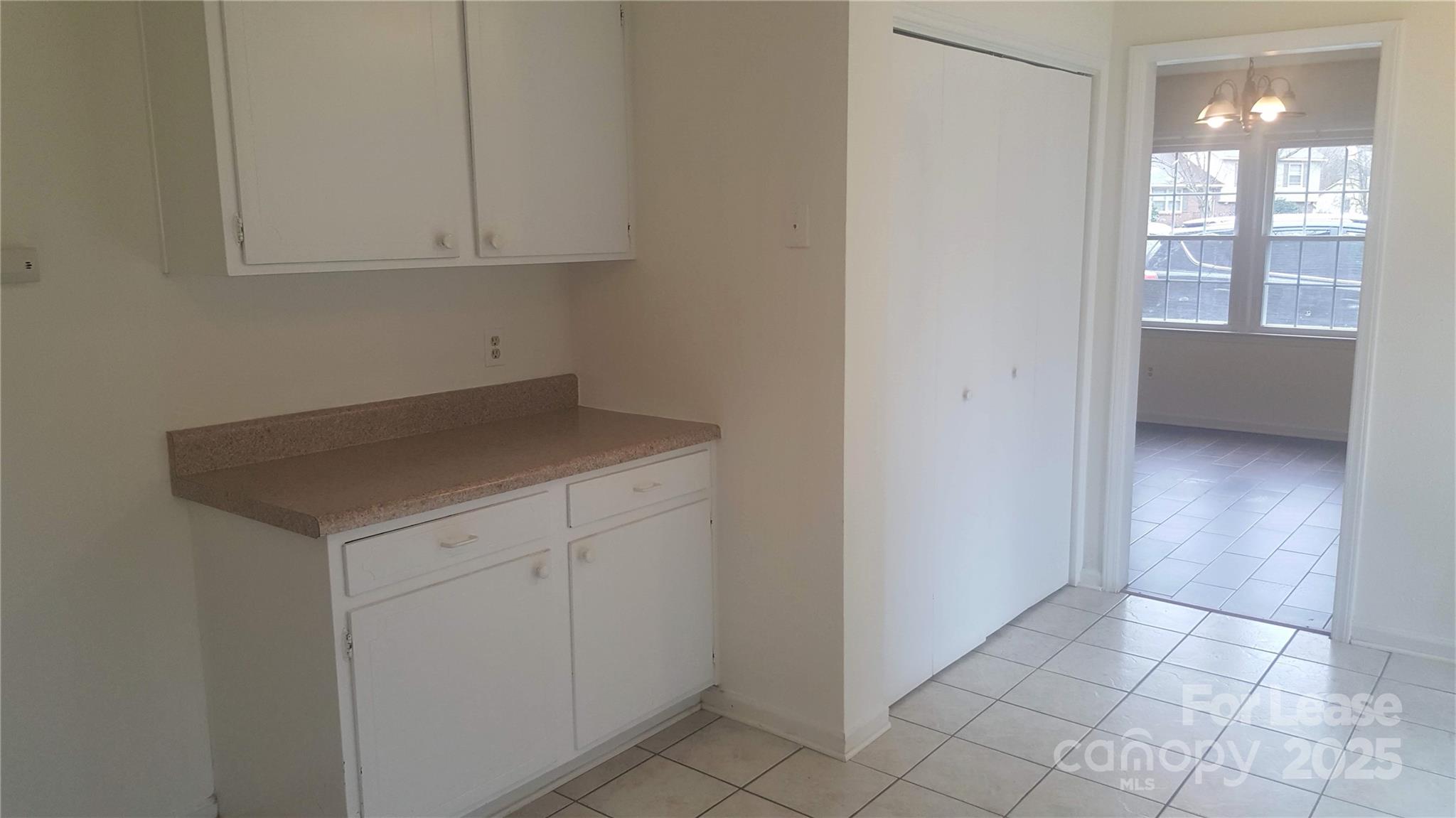 Four Seasons - Residential Lease