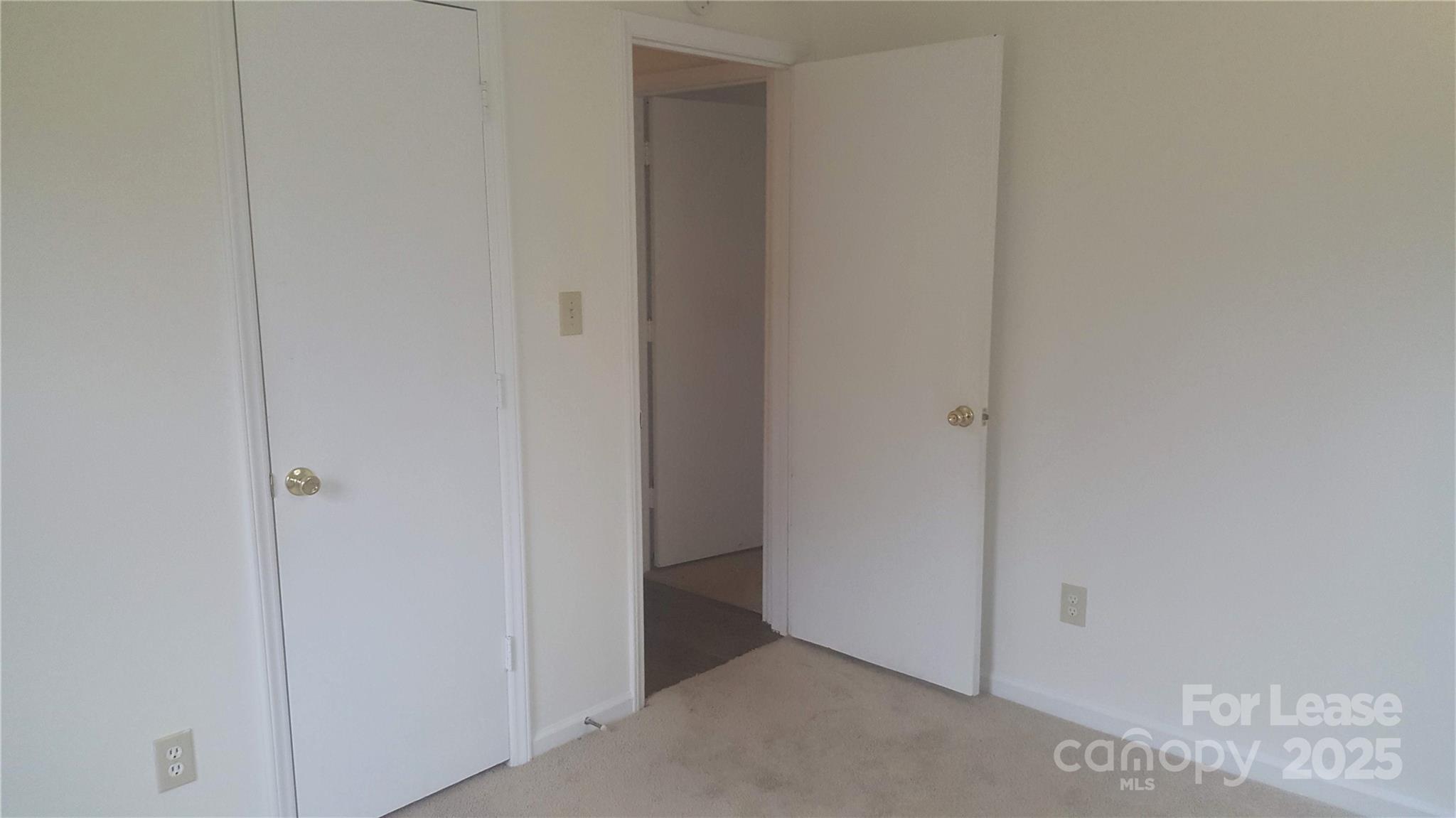 Four Seasons - Residential Lease