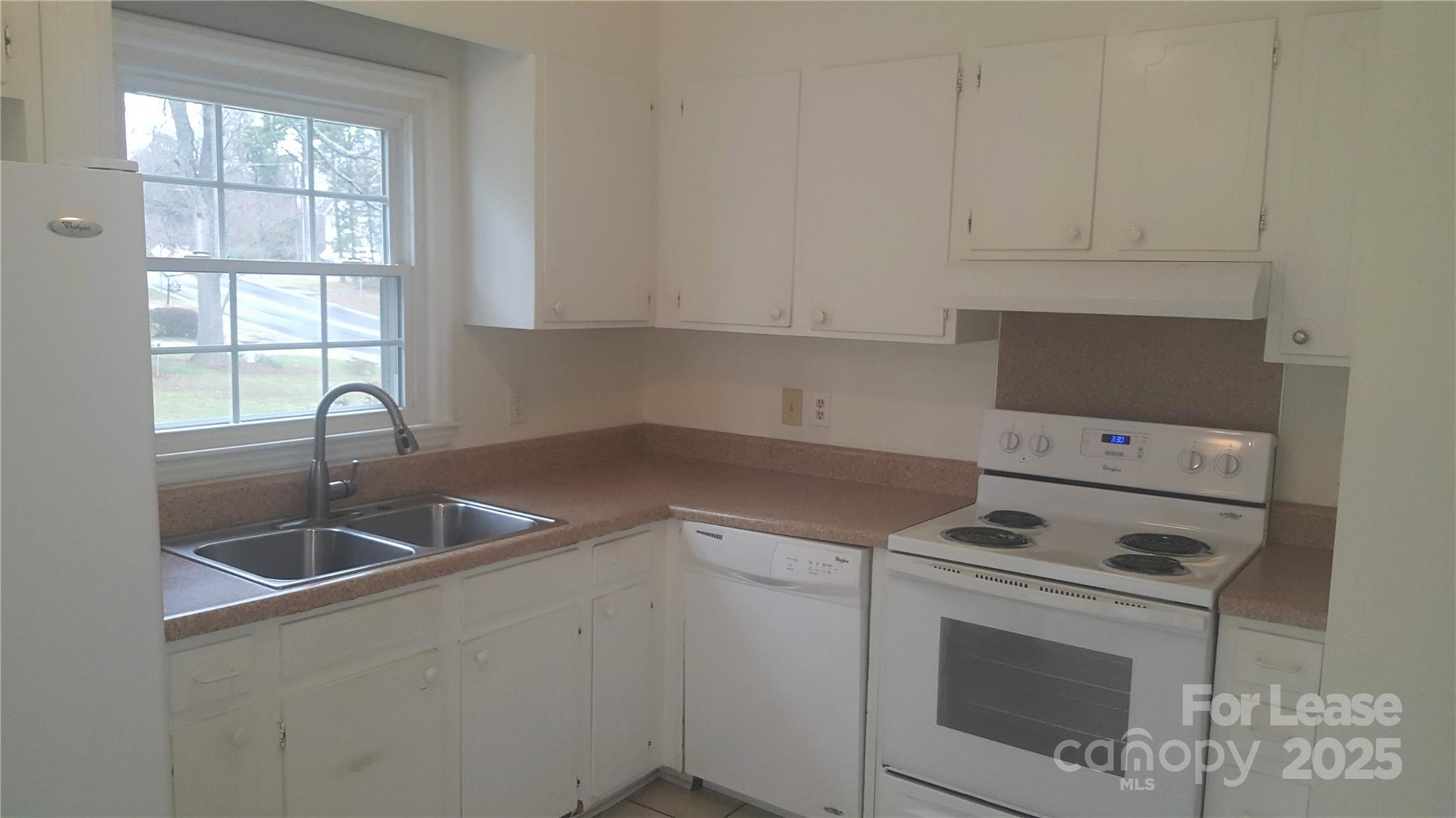 Four Seasons - Residential Lease