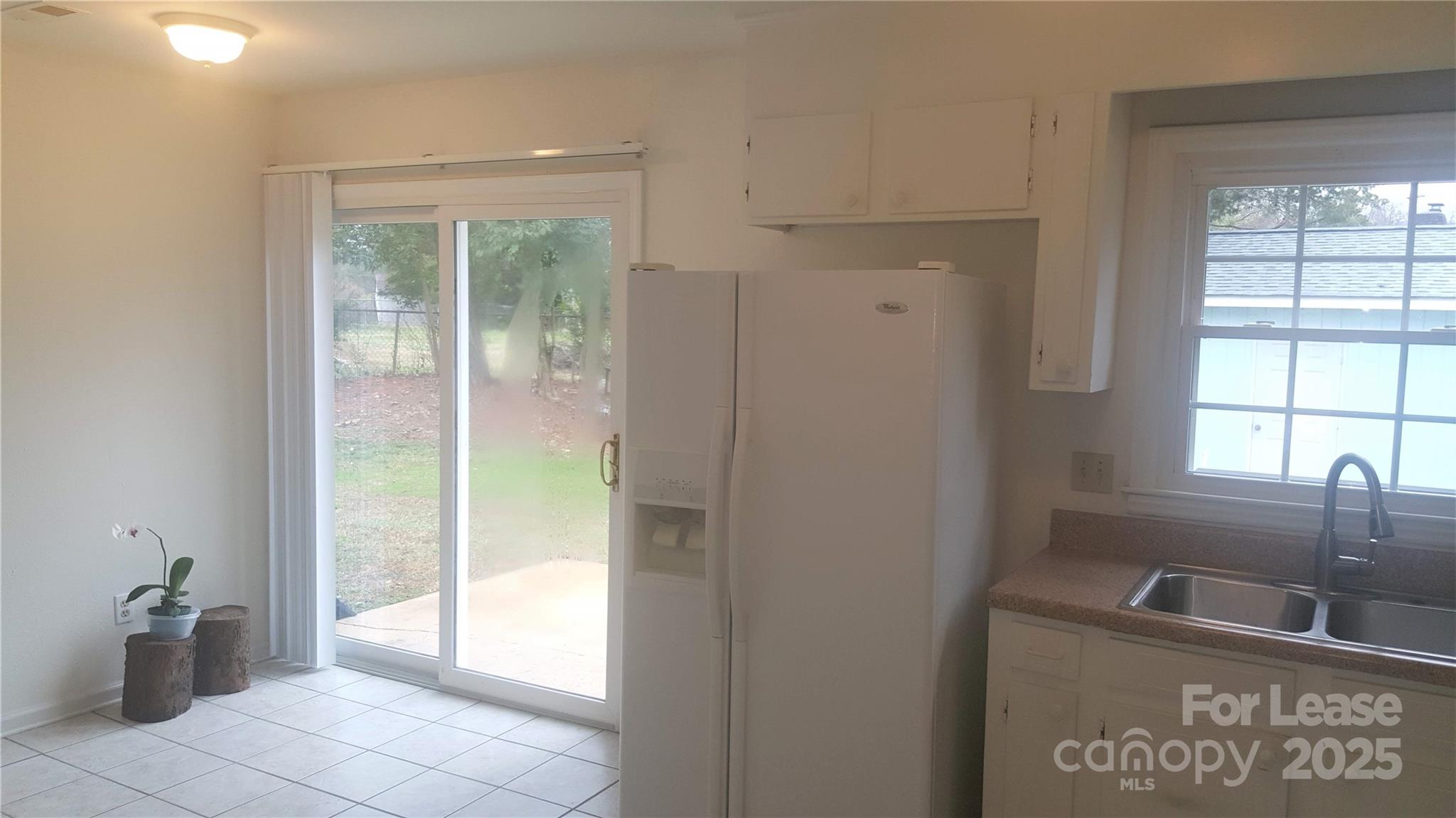 Four Seasons - Residential Lease