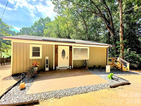 Photo of 345 EPPS Road, Fort Mill, SC 29715 (MLS # 4424119)