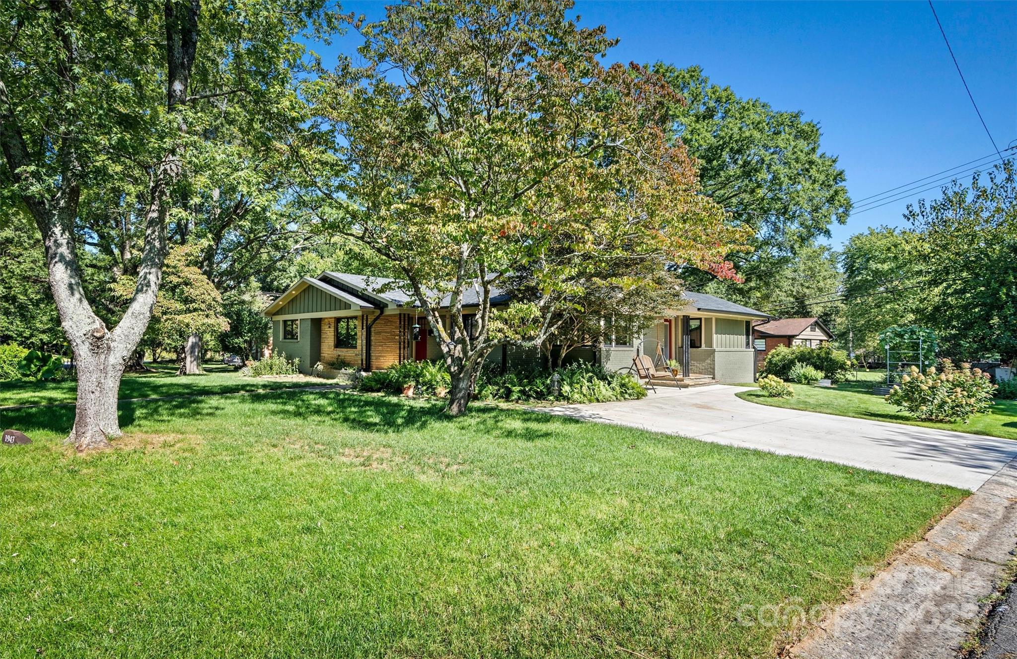 1943 Townsend Avenue