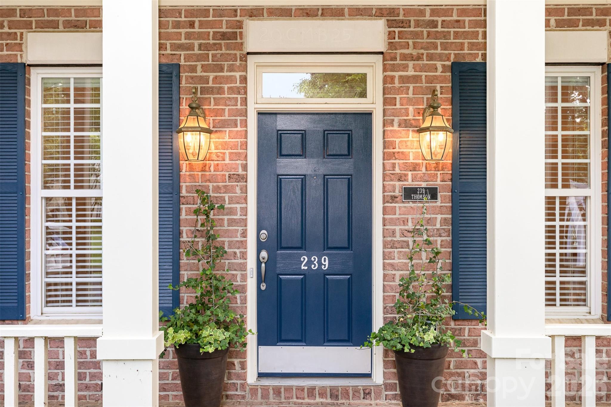 239 N Faulkner Way