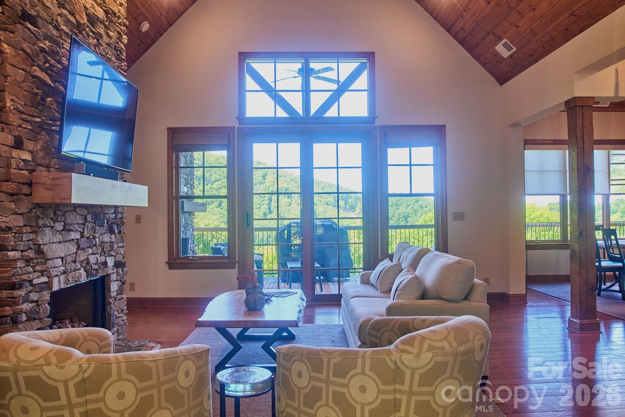 MOUNTAIN AIR - Residential