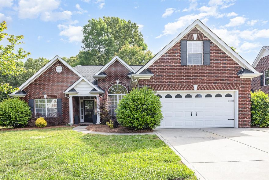 Fantastic Location! This charming all-brick, split-bedroom one-story home includes a spacious bonus room over the garage. The vaulted living room features a ceiling fan and cozy fireplace, while the formal dining room offers an elegant space for entertaining. Enjoy the bright sunroom with tile flooring—perfect for relaxing year-round.
The primary suite boasts a tray ceiling, ceiling fan, and a luxurious ensuite bath with tile floors, a large walk-in closet, dual sink vanity, garden tub, and separate shower. Bedrooms 2 and 3 each include double-door closets for ample storage.
A convenient laundry room connects to the attached two-car garage, which includes a storage closet, a Walk-out door, and an automatic garage door opener. Outside, you’ll find a welcoming covered front entry and an oversized rear patio—ideal for outdoor gatherings.