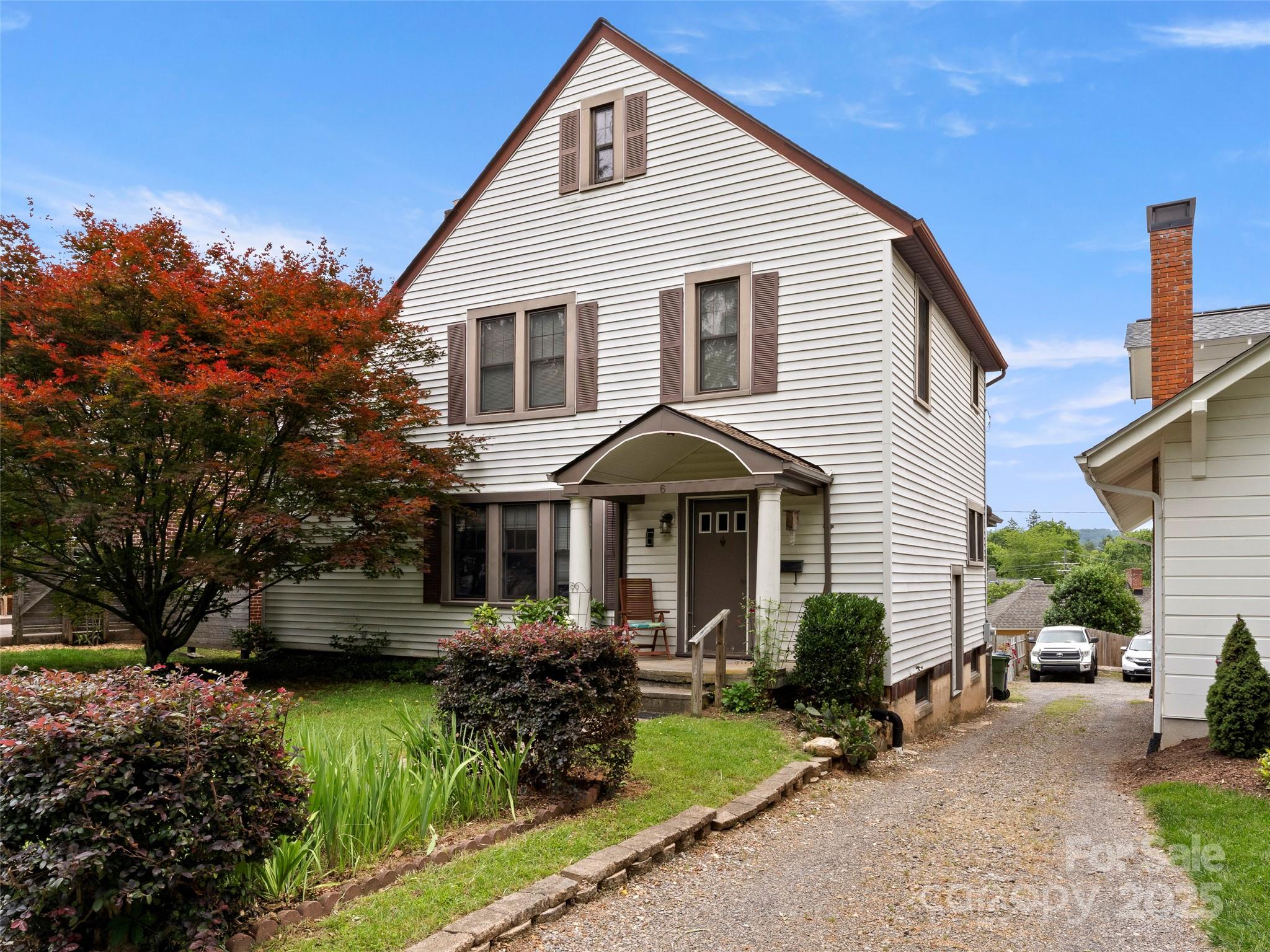 6 Woodley Avenue