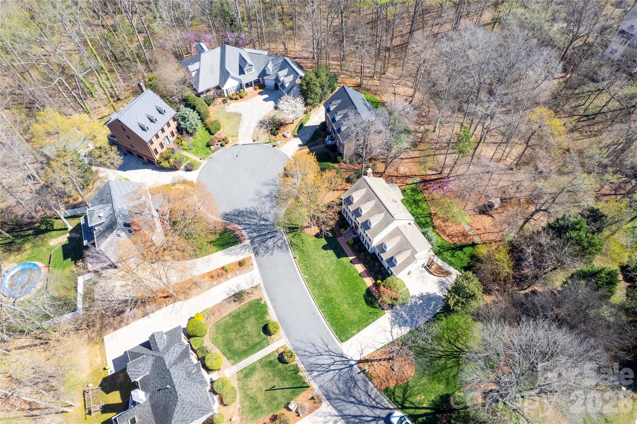 584 Sandringham Place NE