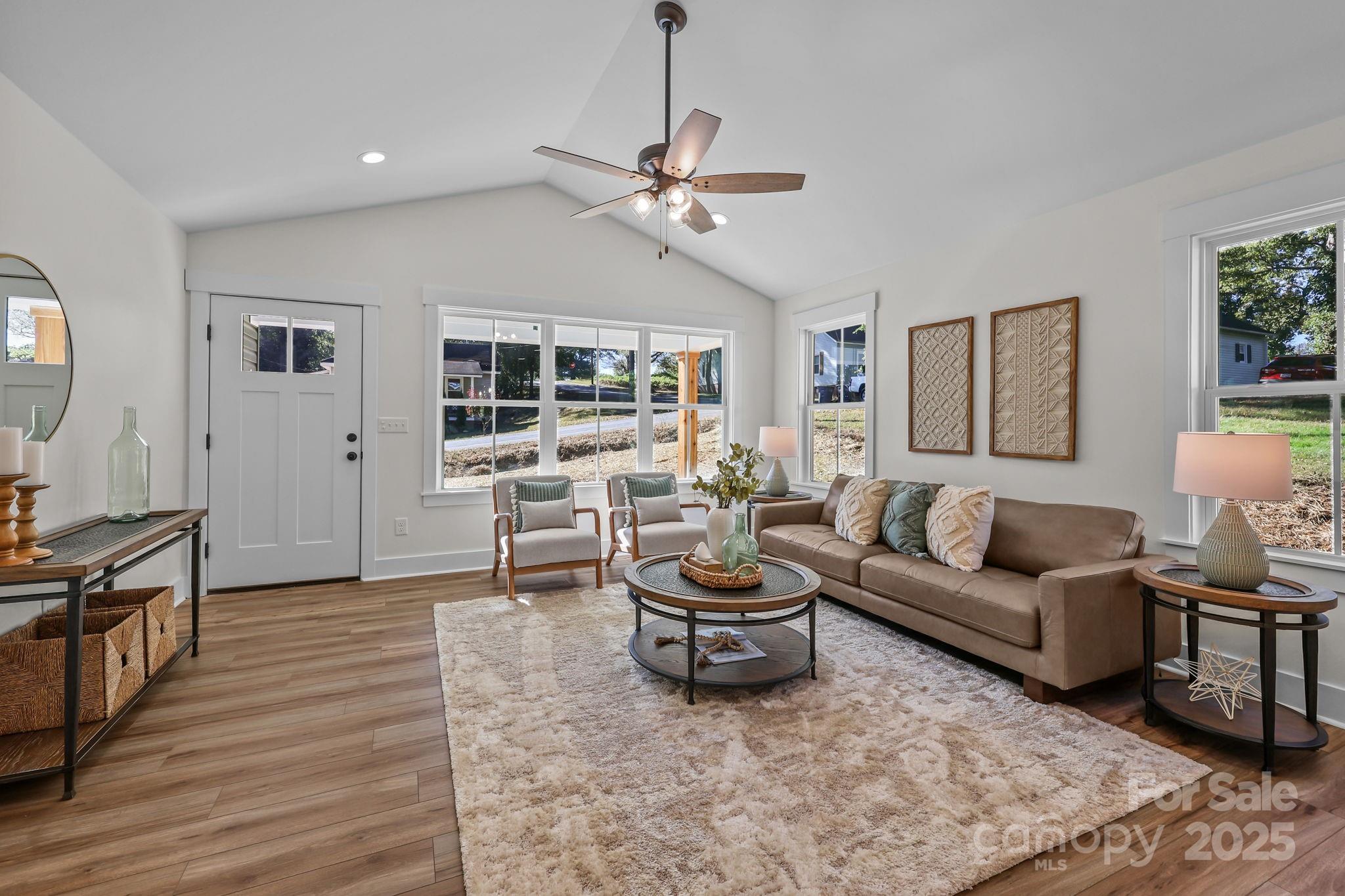 409 Oak Circle