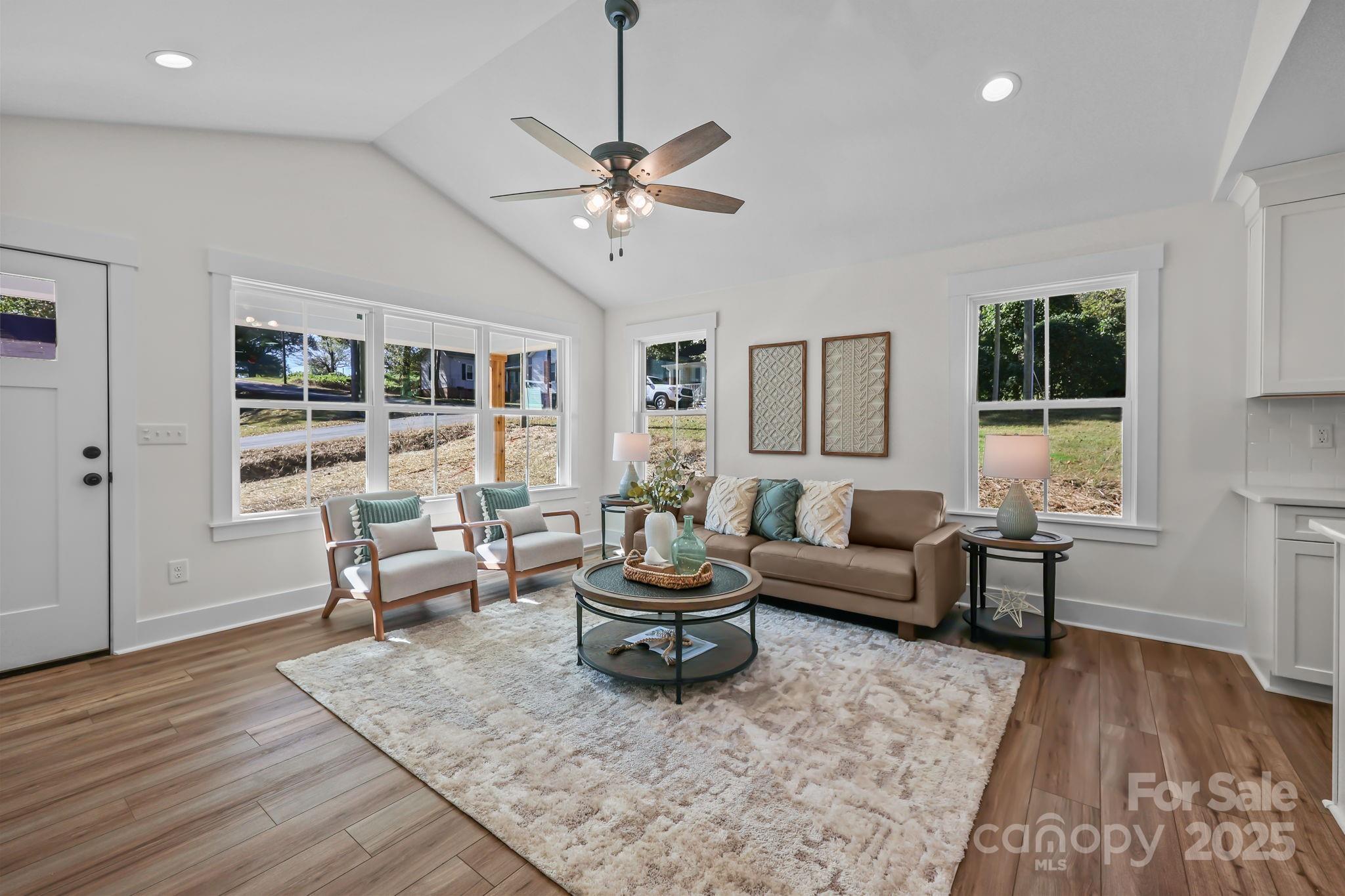 409 Oak Circle