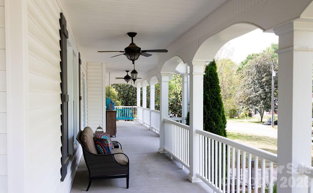 517 Sunnyside Drive SE