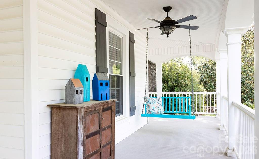 517 Sunnyside Drive SE