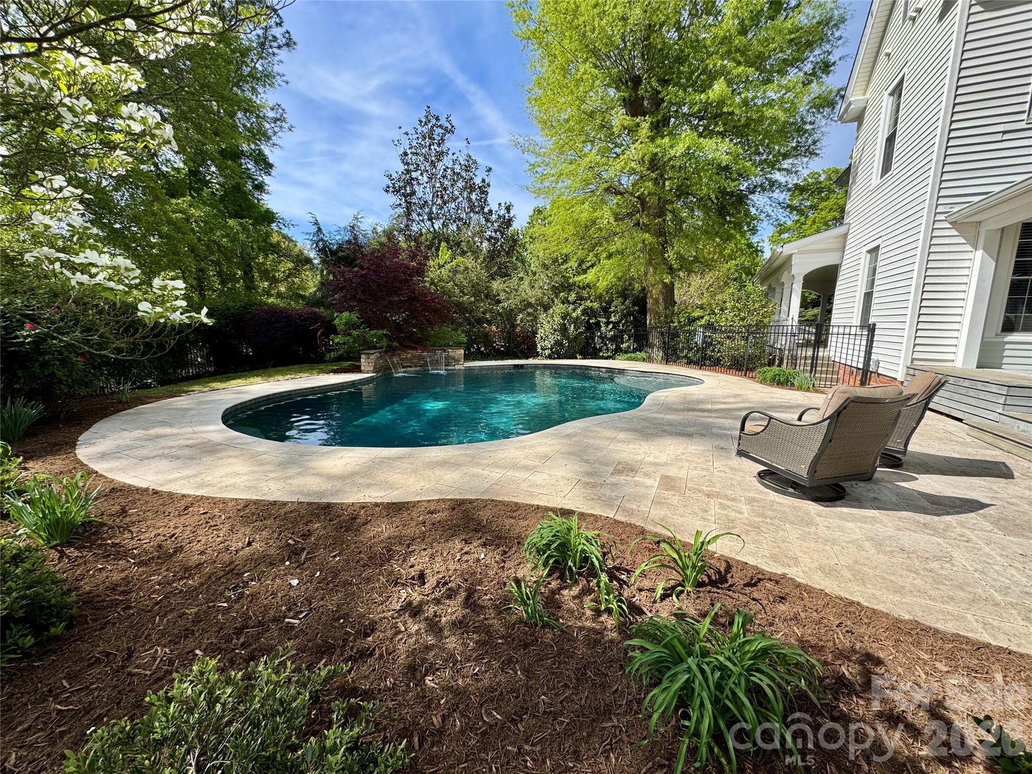 517 Sunnyside Drive SE