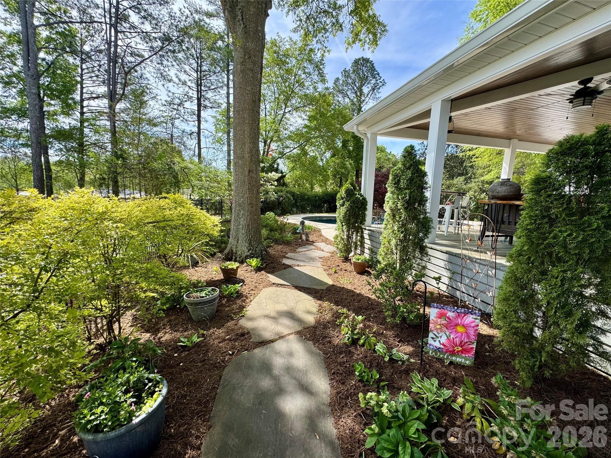 517 Sunnyside Drive SE