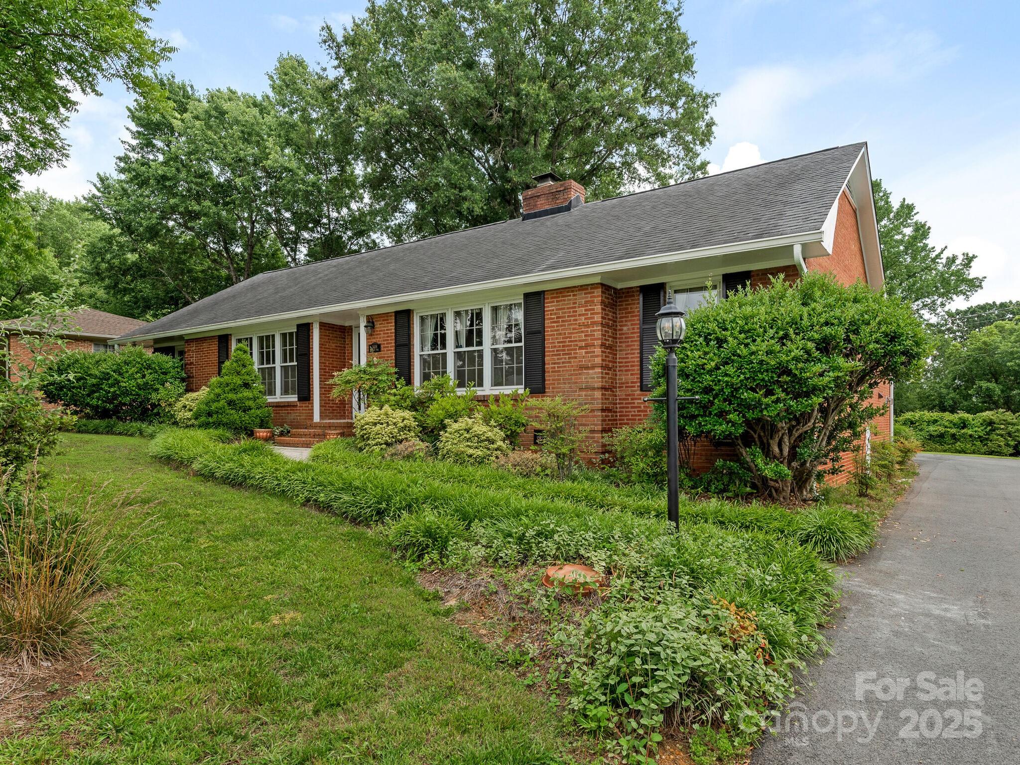 3408 Oak Tree Trail