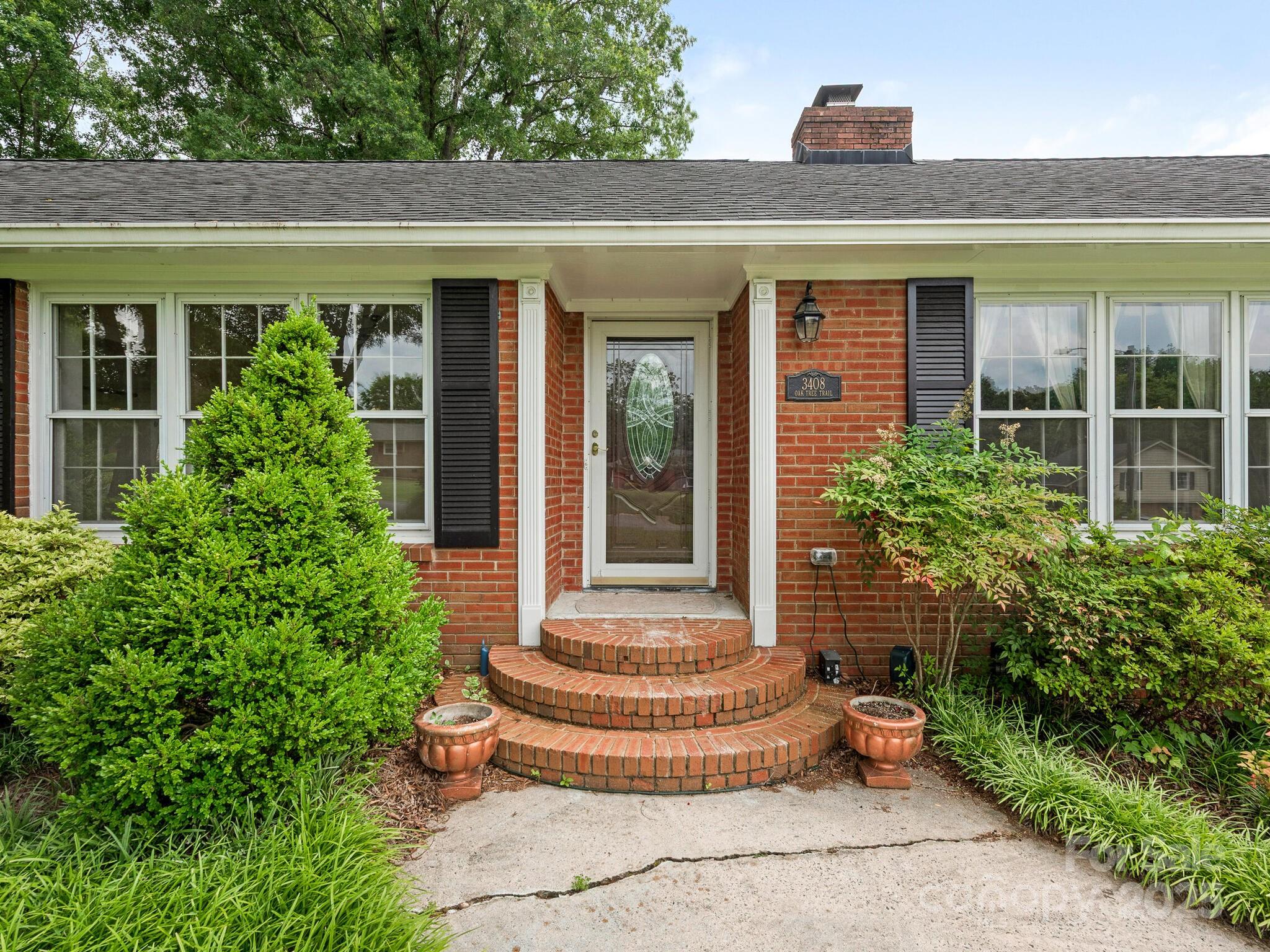 3408 Oak Tree Trail